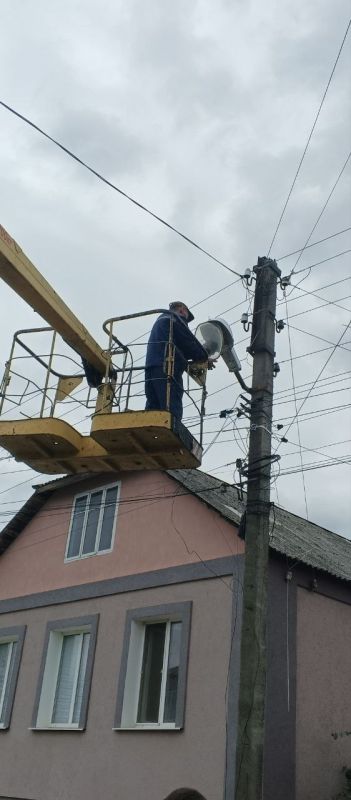 В рамках поручения Главы Старобельского муниципального округа Владимира Чернева продолжаются работы по восстановлению уличного освещения территории округа В рамках поручения Главы Старобельского муниципального округа Владимира Чернева продолжаются работы по восстановлению уличного освещения территории округа