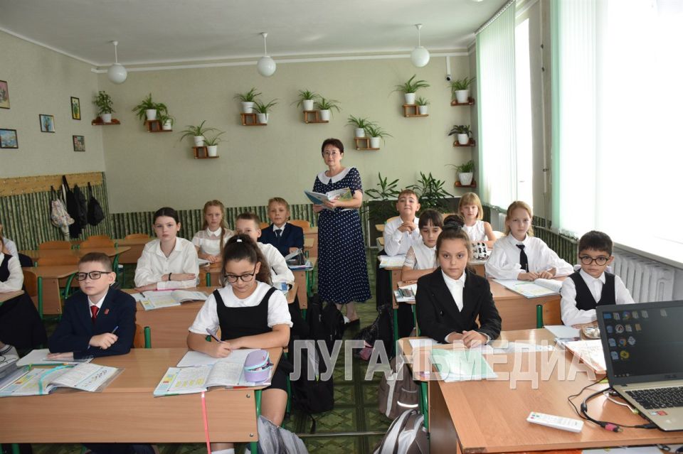 Внедрение цифровых систем в образовательный процесс обсудили антрацитовские педагоги и родители школьников Внедрение цифровых систем в образовательный процесс обсудили антрацитовские педагоги и родители школьников