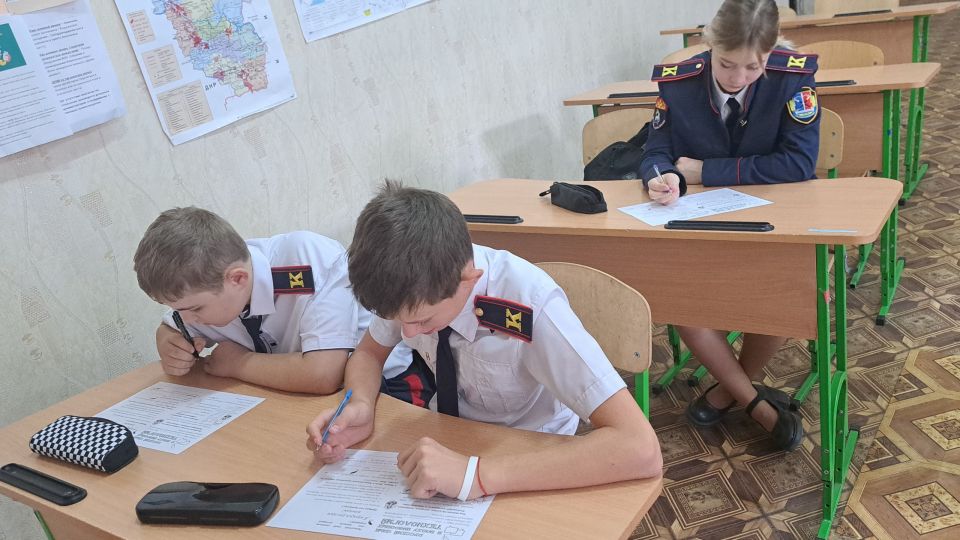 Разговоры о важном. Сегодня, 8 сентября, в «Станично-Луганской средней школе имени Грекова П.М.» прошел очередной урок из цикла «Разговоры о важном» Разговоры о важном. Сегодня, 8 сентября, в «Станично-Луганской средней школе имени Грекова П.М.» прошел очередной урок из цикла «Разговоры о важном»