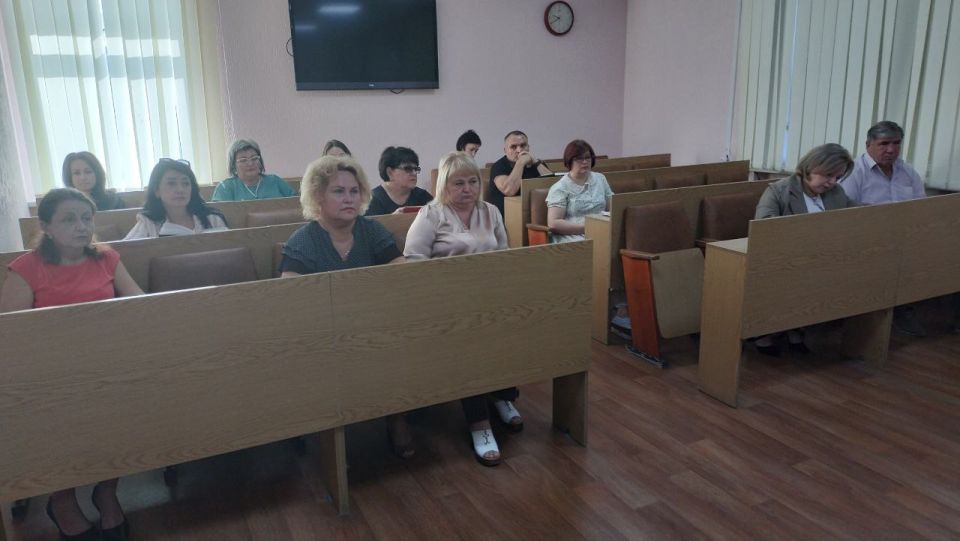 Сегодня Глава городского округа город Ровеньки Андрей Рубанцов провел плановое рабочее совещание с руководителями управлений администрации и структурных подразделений Сегодня Глава городского округа город Ровеньки Андрей Рубанцов провел плановое рабочее совещание с руководителями управлений администрации и структурных подразделений