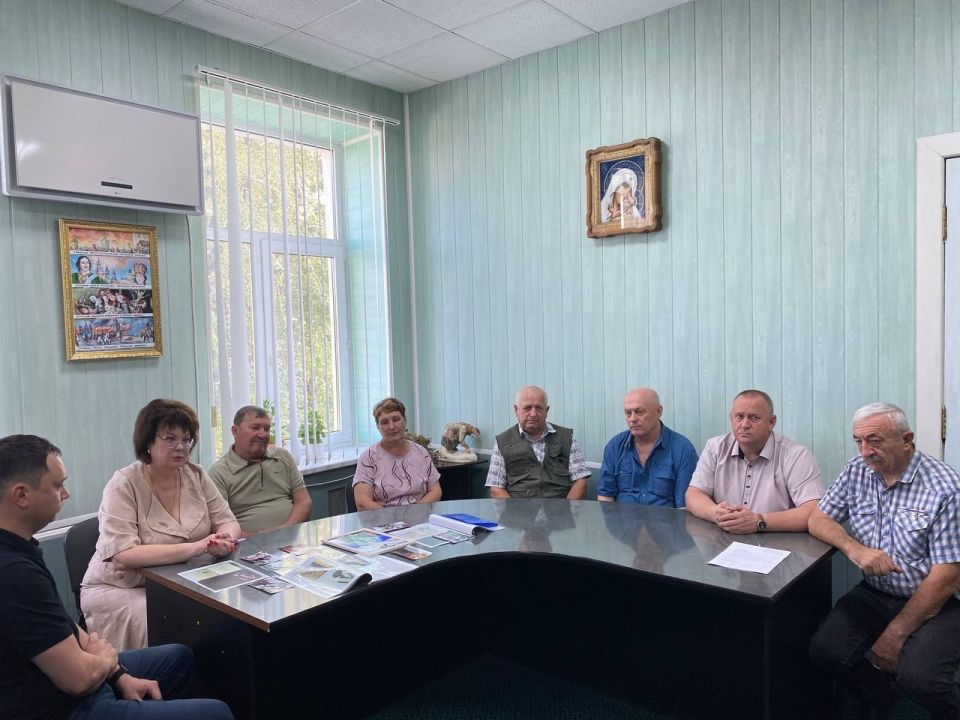 Марина Филиппова: Сегодня встретилась с родными и близкими погибшего участника Специальной военной операции Артемова Александра Петровича Марина Филиппова: Сегодня встретилась с родными и близкими погибшего участника Специальной военной операции Артемова Александра Петровича