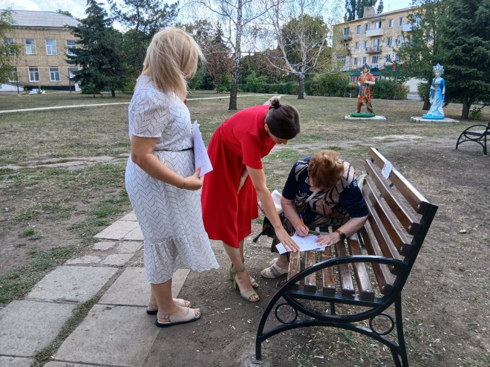 Общественники Кировска собирают подписи в поддержку своих инициативных проектов Общественники Кировска собирают подписи в поддержку своих инициативных проектов