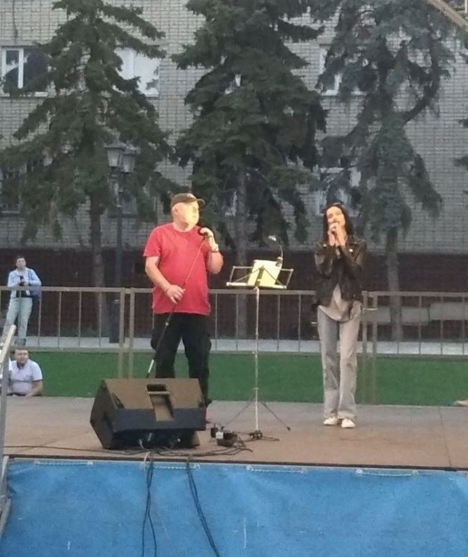 На площади «Мира», в рамках Праздника выходного дня прошел музыкальный «Вечер вдохновения» На площади «Мира», в рамках Праздника выходного дня прошел музыкальный «Вечер вдохновения»
