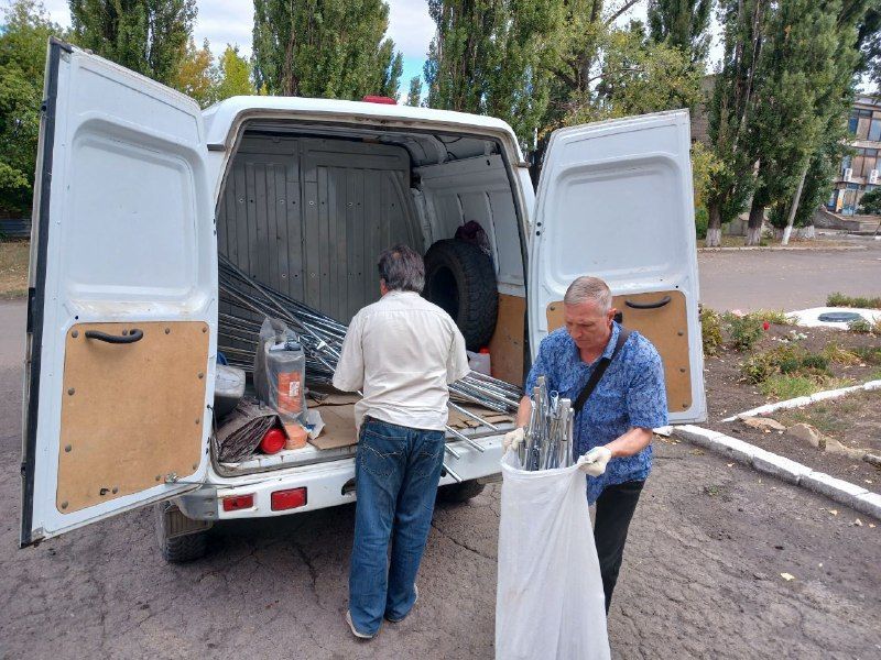 В Фащевском клубе «Горняк» открылась выставка «Моя Родина! Моя Луганщина!», организованная сотрудниками Луганского краеведческого музея В Фащевском клубе «Горняк» открылась выставка «Моя Родина! Моя Луганщина!», организованная сотрудниками Луганского краеведческого музея