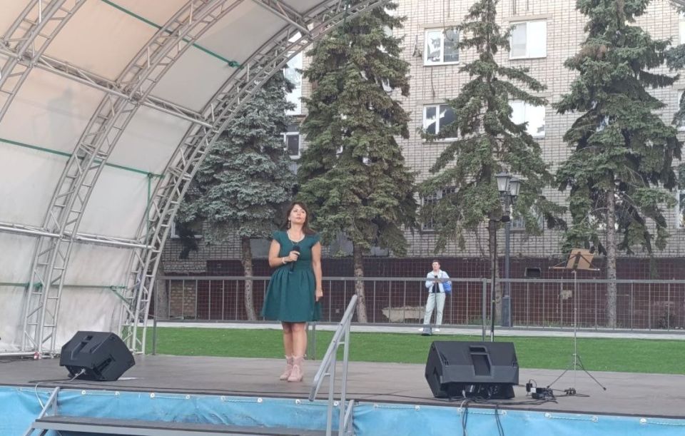 На площади «Мира», в рамках Праздника выходного дня прошел музыкальный «Вечер вдохновения» На площади «Мира», в рамках Праздника выходного дня прошел музыкальный «Вечер вдохновения»