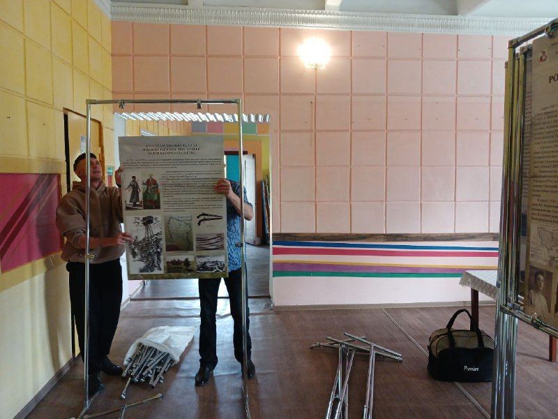 В Фащевском клубе «Горняк» открылась выставка «Моя Родина! Моя Луганщина!», организованная сотрудниками Луганского краеведческого музея В Фащевском клубе «Горняк» открылась выставка «Моя Родина! Моя Луганщина!», организованная сотрудниками Луганского краеведческого музея