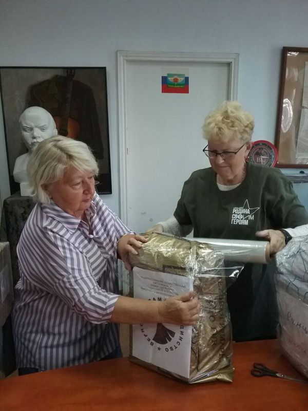 Общественники Красноярского края отправили школьные принадлежности детям Луганска Общественники Красноярского края отправили школьные принадлежности детям Луганска
