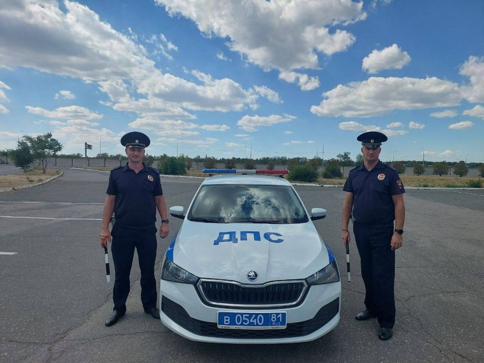 В ЛНР сотрудники Госавтоинспекции пресекли попытку кражи со взломом В ЛНР сотрудники Госавтоинспекции пресекли попытку кражи со взломом