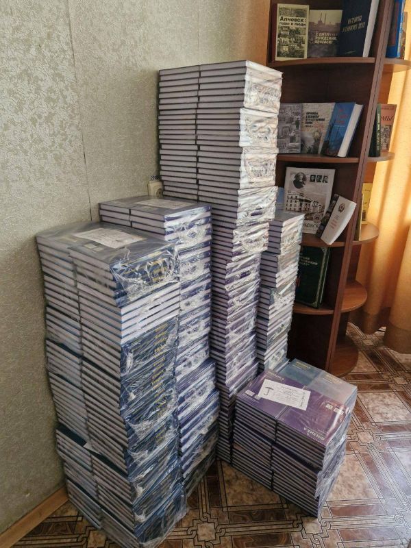Вологодская область передала в образовательные организации Алчевска около 15 тысяч учебников Вологодская область передала в образовательные организации Алчевска около 15 тысяч учебников