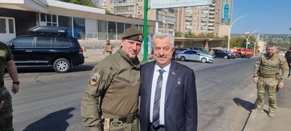 Виктор Водолацкий: Принял участие в торжественном мероприятии, посвященном открытию Аллеи Российской славы в городе Луганске Виктор Водолацкий: Принял участие в торжественном мероприятии, посвященном открытию Аллеи Российской славы в городе Луганске