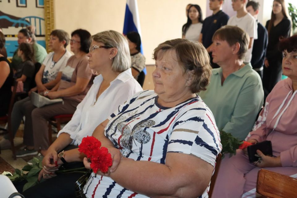 По инициативе родных, членов семей погибших защитников Родины с 2014 года и участников Специальной военной операции в посёлке городского типа Дубовский в торжественной обстановке открыли памятный стенд «Гордимся славою... По инициативе родных, членов семей погибших защитников Родины с 2014 года и участников Специальной военной операции в посёлке городского типа Дубовский в торжественной обстановке открыли памятный стенд «Гордимся славою...