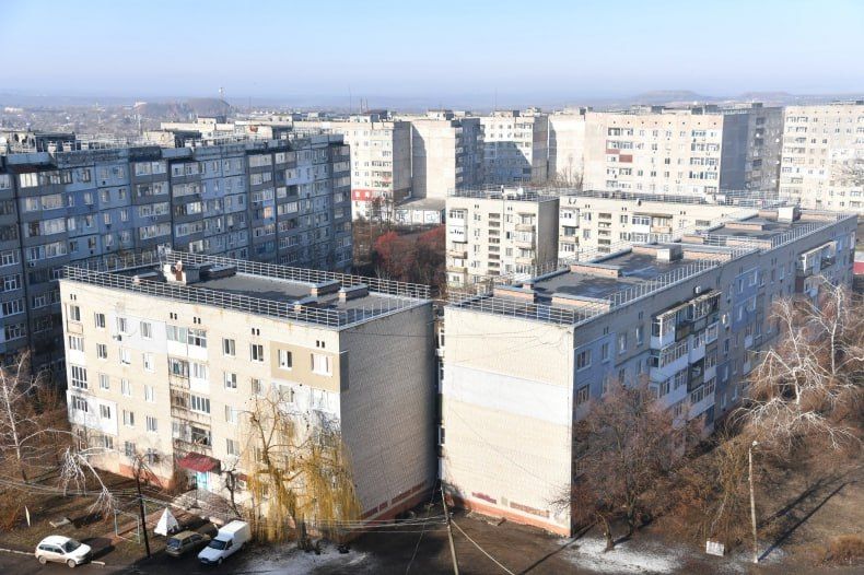 Красноярский край за счет средств своего бюджета продолжает восстанавливать в Свердловском округе кровли многоквартирных жилых домов Красноярский край за счет средств своего бюджета продолжает восстанавливать в Свердловском округе кровли многоквартирных жилых домов