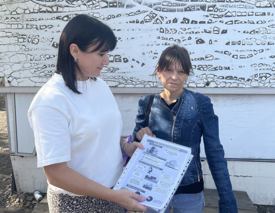 Сегодня сотрудниками отдела жизнеобеспечения г. Вахрушево была проведена информационно-разъяснительная работа с населением Сегодня сотрудниками отдела жизнеобеспечения г. Вахрушево была проведена информационно-разъяснительная работа с населением