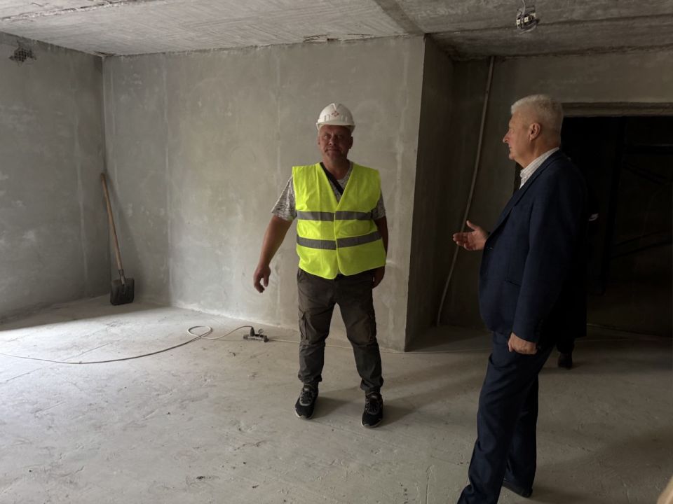 Сергей Козенко: В рамках специального инфраструктурного проекта подрядной организацией шефа-региона Тюменской области продолжаются работы по капитальному ремонту помещений ЗАГСа Сергей Козенко: В рамках специального инфраструктурного проекта подрядной организацией шефа-региона Тюменской области продолжаются работы по капитальному ремонту помещений ЗАГСа