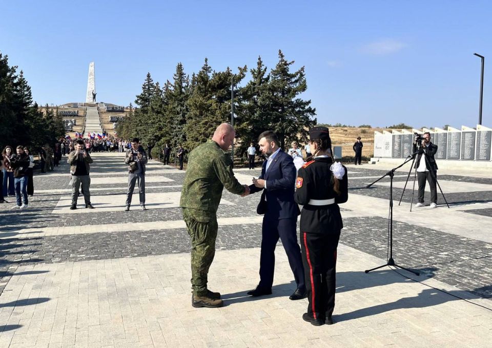 ГОРДОСТЬ ЛДПР: НАГРАДА ЗА СЛУЖБУ И МУЖЕСТВО ГОРДОСТЬ ЛДПР: НАГРАДА ЗА СЛУЖБУ И МУЖЕСТВО