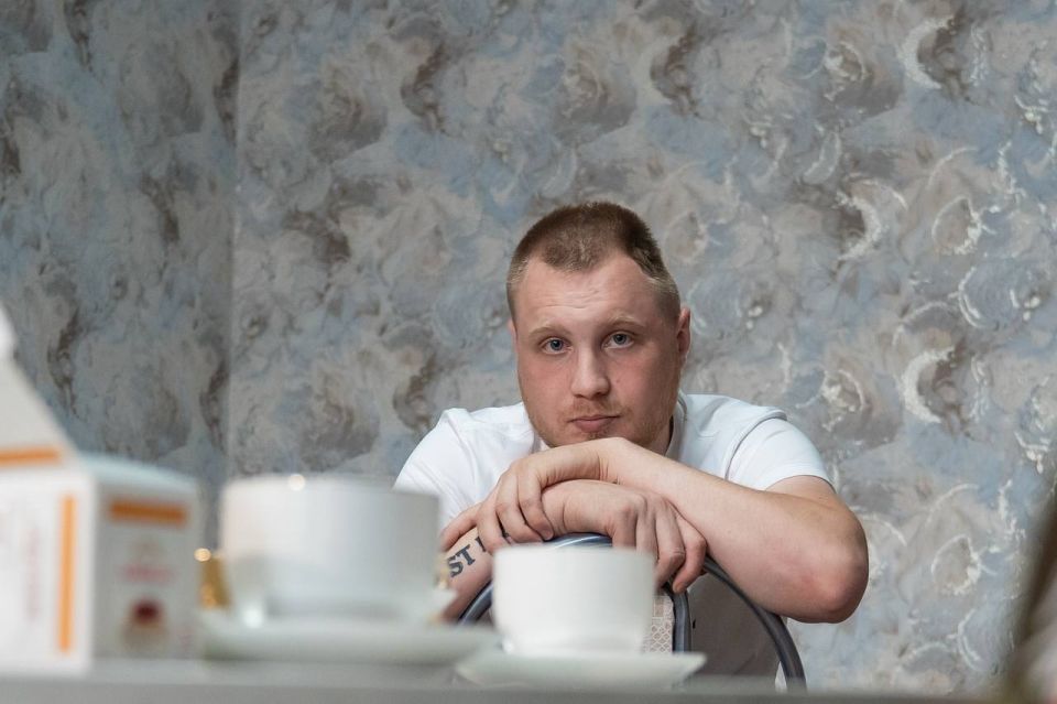 Сегодня, перед концертом, приехали в гости к Владу Невзорову, бойцу 12-го Гвардейского танкового Шепетовского полка Сегодня, перед концертом, приехали в гости к Владу Невзорову, бойцу 12-го Гвардейского танкового Шепетовского полка