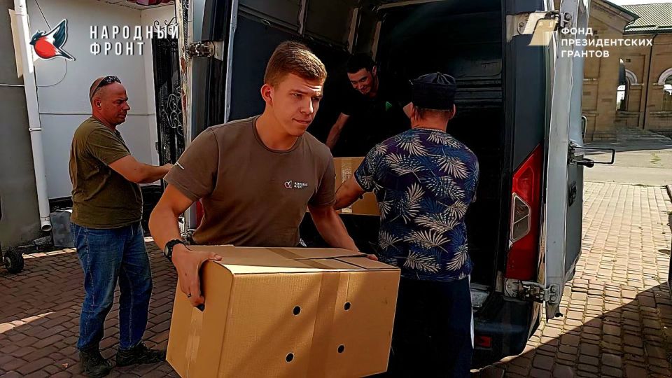 Молодежка и Региональный Исполком Народного Фронта привезли гуманитарную помощь в поселок Хорошее! Молодежка и Региональный Исполком Народного Фронта привезли гуманитарную помощь в поселок Хорошее!