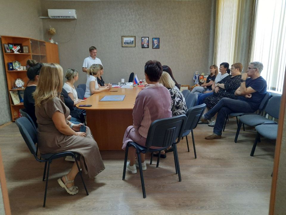 4 сентября во Дворце культуры имени Октябрьской революции города Брянки состоялось собрание инициативной группы по вопросу участия в конкурсе инициативных проектов 4 сентября во Дворце культуры имени Октябрьской революции города Брянки состоялось собрание инициативной группы по вопросу участия в конкурсе инициативных проектов