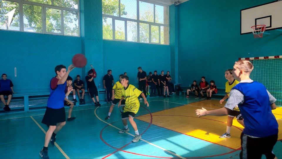 «Будь Первым!» стартовал. На базе Славяносербской детско-юношеской спортивной школы состоялось открытие муниципального этапа цикла спортивных мероприятий «Будь Первым!» Луганской Народной Республики в младшей возрастной... «Будь Первым!» стартовал. На базе Славяносербской детско-юношеской спортивной школы состоялось открытие муниципального этапа цикла спортивных мероприятий «Будь Первым!» Луганской Народной Республики в младшей возрастной...