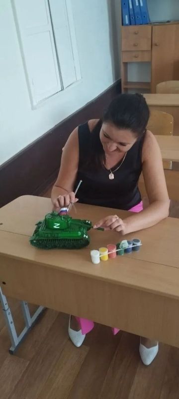 В рамках реализации проекта «СВОим героям» Конкурса инициатив родительских сообществ Российского Общества «Знания» и Министерства Просвещения РФ в Ясеновской гимназии им.Ю.В.Стеценко идет обновление уже имеющейся коллекции... В рамках реализации проекта «СВОим героям» Конкурса инициатив родительских сообществ Российского Общества «Знания» и Министерства Просвещения РФ в Ясеновской гимназии им.Ю.В.Стеценко идет обновление уже имеющейся коллекции...