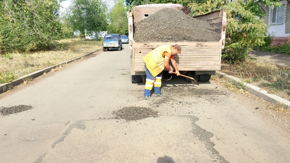 В Молодогвардейске проводят работы по благоустройству В Молодогвардейске проводят работы по благоустройству