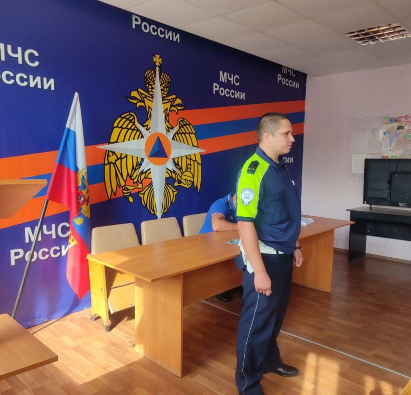 Скорость помощи и безопасность пути: автоинспекторы и пожарные обсудили, как совместить главное Скорость помощи и безопасность пути: автоинспекторы и пожарные обсудили, как совместить главное