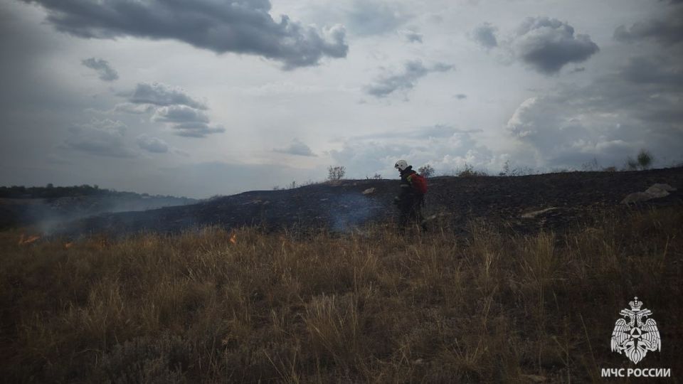 Сухотравные пожары не прекратились с наступлением осени Сухотравные пожары не прекратились с наступлением осени