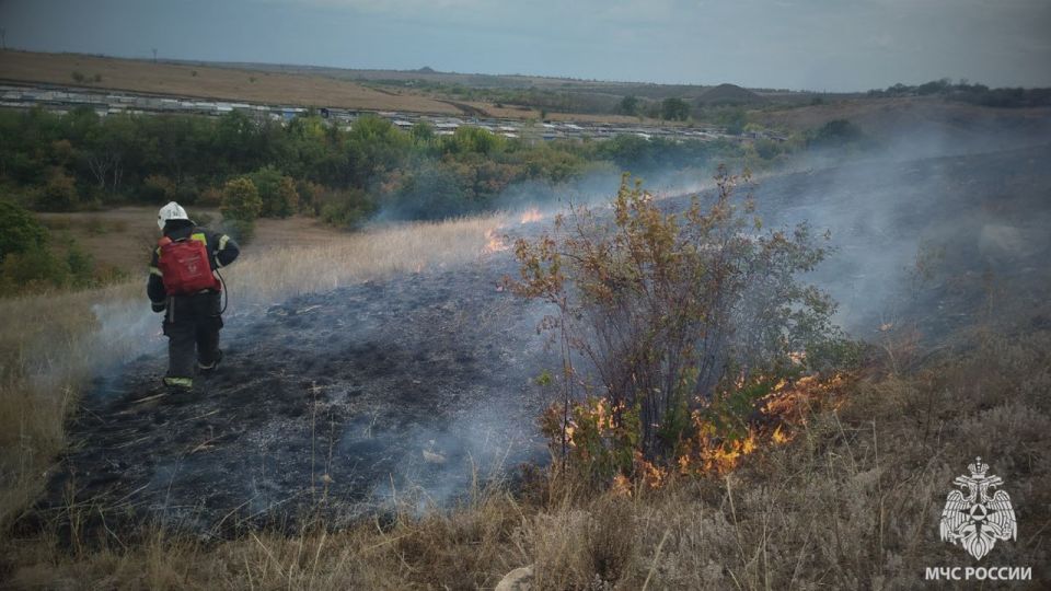 Сухотравные пожары не прекратились с наступлением осени Сухотравные пожары не прекратились с наступлением осени