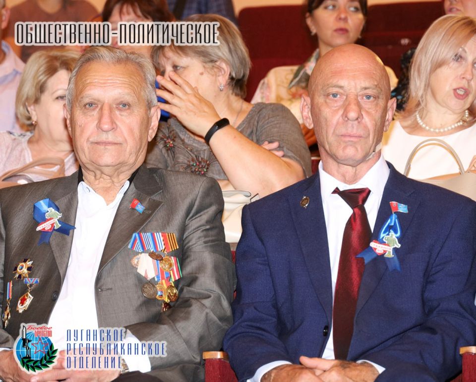 30 августа в Стаханове состоялся торжественный митинг, приуроченный к 90-летию Стахановского движения 30 августа в Стаханове состоялся торжественный митинг, приуроченный к 90-летию Стахановского движения