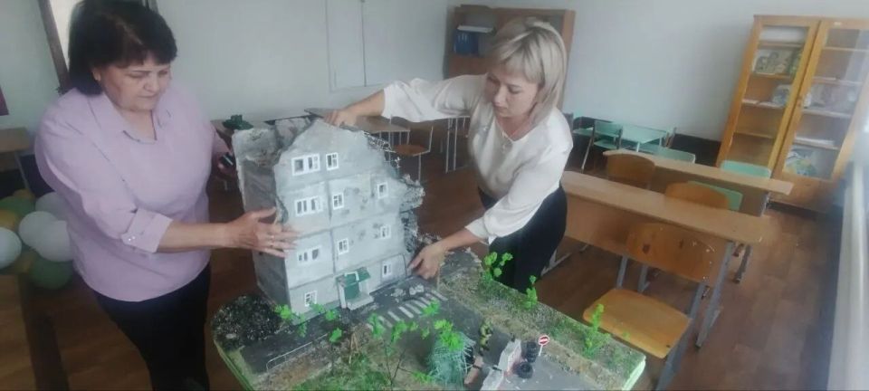 В рамках реализации проекта «СВОим героям» Конкурса инициатив родительских сообществ Российского Общества «Знания» и Министерства Просвещения РФ в Ясеновской гимназии им.Ю.В.Стеценко идет обновление уже имеющейся коллекции... В рамках реализации проекта «СВОим героям» Конкурса инициатив родительских сообществ Российского Общества «Знания» и Министерства Просвещения РФ в Ясеновской гимназии им.Ю.В.Стеценко идет обновление уже имеющейся коллекции...