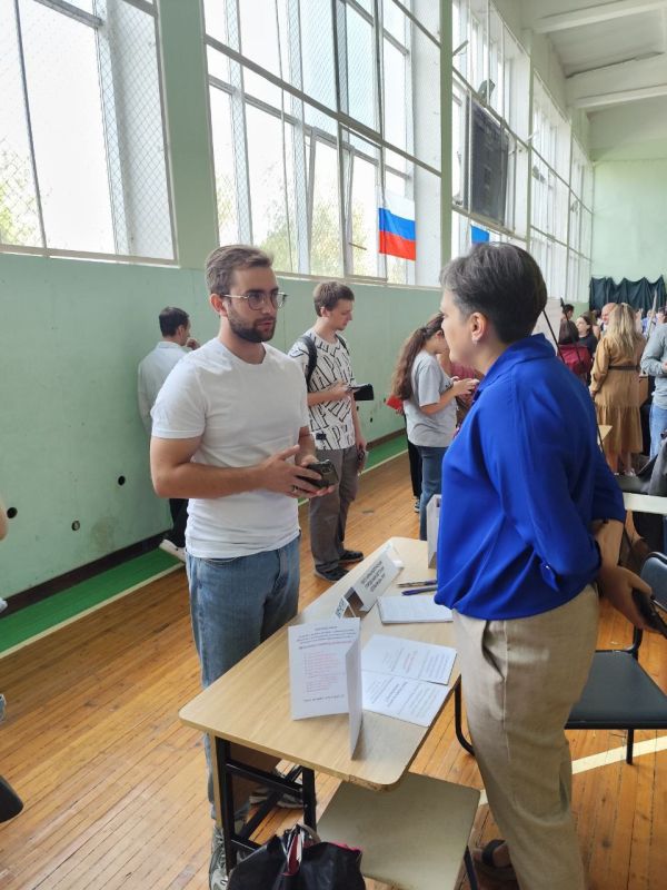 Главные врачи города Красный Луч приняли участие в ярмарке вакансий "Ординатор и работа", проводимой Луганским государственным медицинским университетом имени Святителя Луки под эгидой Министерства здравоохранения ЛНР и... Главные врачи города Красный Луч приняли участие в ярмарке вакансий "Ординатор и работа", проводимой Луганским государственным медицинским университетом имени Святителя Луки под эгидой Министерства здравоохранения ЛНР и...