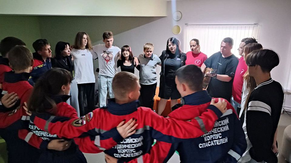 Сегодня в Центре молодёжных инициатив "Гравитация" прошла выездная медиашкола Движения Первых Тюменской области, собравшая активистов и советников директоров округа для обмена опытом и получения новых знаний Сегодня в Центре молодёжных инициатив "Гравитация" прошла выездная медиашкола Движения Первых Тюменской области, собравшая активистов и советников директоров округа для обмена опытом и получения новых знаний