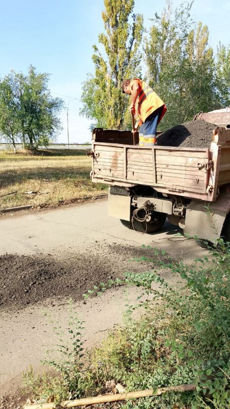 В Молодогвардейске проводят работы по благоустройству В Молодогвардейске проводят работы по благоустройству