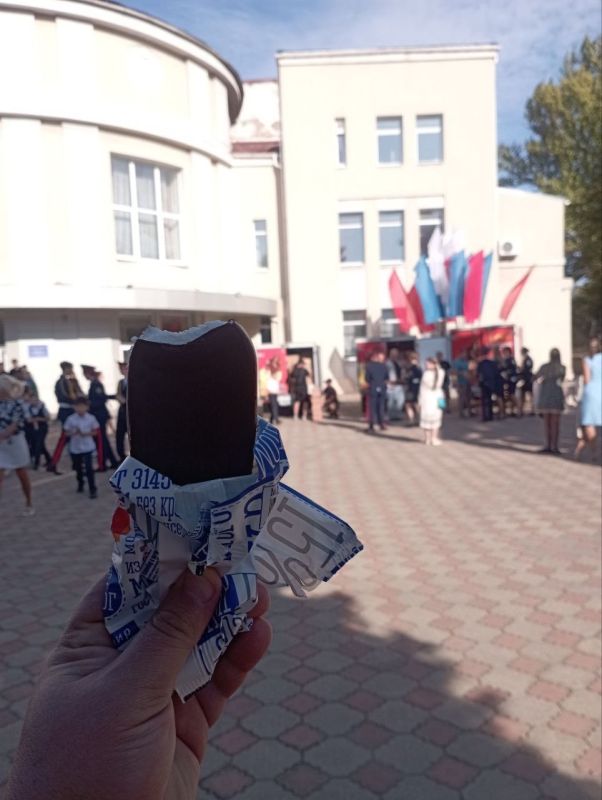 Указом Президента России полковник полиции Дмитрий Семенов назначен заместителем министра внутренних дел по Луганской Народной Республике по вопросам гражданства и регистрации иностранных граждан Указом Президента России полковник полиции Дмитрий Семенов назначен заместителем министра внутренних дел по Луганской Народной Республике по вопросам гражданства и регистрации иностранных граждан