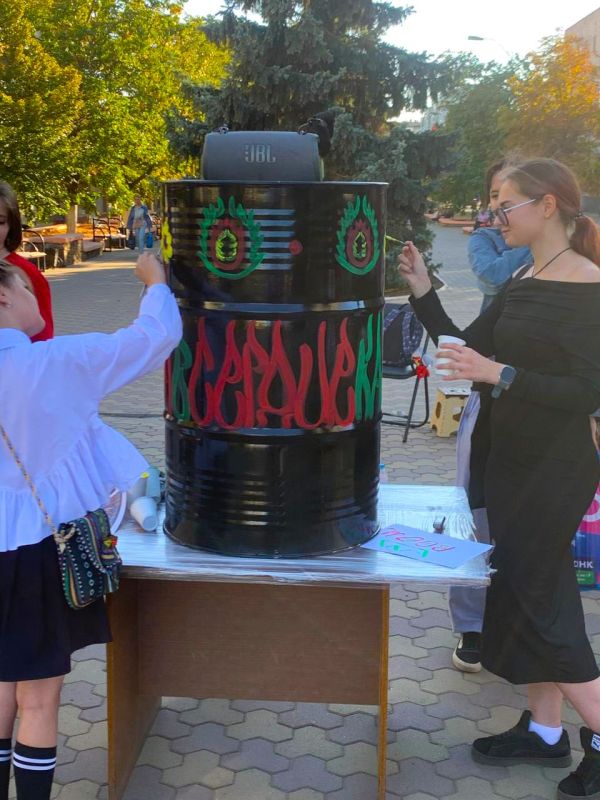 Сергей Козенко: Сегодня принял участие в открытии арт-лаборатории проекта «Твоя история», посвященной Году защитника Отечества Сергей Козенко: Сегодня принял участие в открытии арт-лаборатории проекта «Твоя история», посвященной Году защитника Отечества