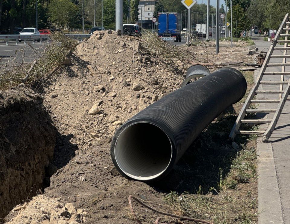 В Луганске реконструируют проблемный участок городской канализации