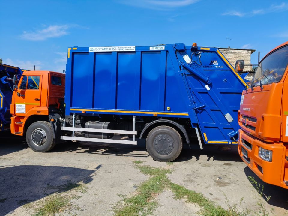 В Республику поступило 14 единиц спецтехники для обращения с твердыми коммунальными отходами В Республику поступило 14 единиц спецтехники для обращения с твердыми коммунальными отходами
