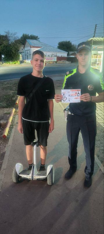 Госавтоинспекторы Славяносербска рассказали детям о правилах управления средствами индивидуальной мобильности Госавтоинспекторы Славяносербска рассказали детям о правилах управления средствами индивидуальной мобильности