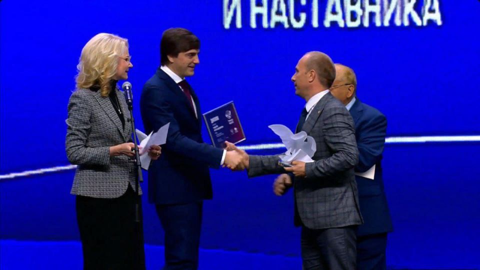 Леонид Пасечник: Семьи Луганской Народной Республики примут участие в федеральном конкурсе «Это у нас семейное» нацпроекта «Семья» Леонид Пасечник: Семьи Луганской Народной Республики примут участие в федеральном конкурсе «Это у нас семейное» нацпроекта «Семья»