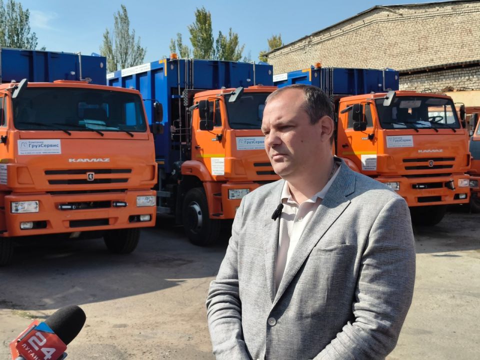 В Республику поступило 14 единиц спецтехники для обращения с твердыми коммунальными отходами В Республику поступило 14 единиц спецтехники для обращения с твердыми коммунальными отходами