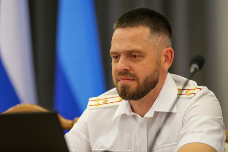 В региональном МВД наградили лучших сотрудников подразделений по вопросам миграции В региональном МВД наградили лучших сотрудников подразделений по вопросам миграции