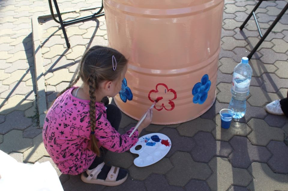 Арт-лаборатория проекта «Твоя история», посвященная Году защитника Отечества, открылась в Краснодоне, ее участники займутся созданием новых арт-экспонатов, которые будут размещаться в Краснодоне и Тюмени Арт-лаборатория проекта «Твоя история», посвященная Году защитника Отечества, открылась в Краснодоне, ее участники займутся созданием новых арт-экспонатов, которые будут размещаться в Краснодоне и Тюмени