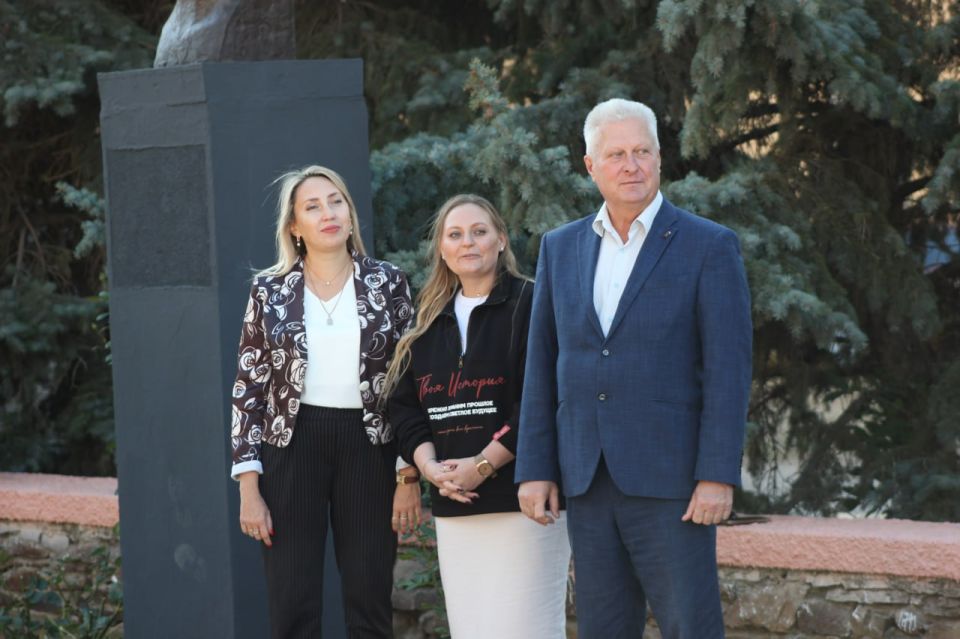 Сергей Козенко: Сегодня принял участие в открытии арт-лаборатории проекта «Твоя история», посвященной Году защитника Отечества Сергей Козенко: Сегодня принял участие в открытии арт-лаборатории проекта «Твоя история», посвященной Году защитника Отечества