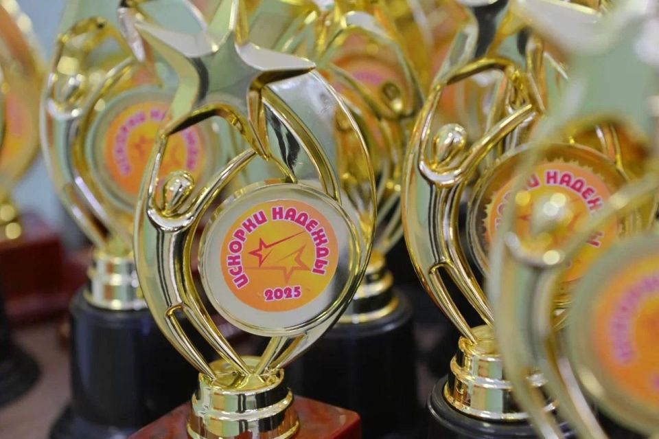 В Центральной библиотеке Стаханова прошёл урок «Что такое библиотечный каталог» В Центральной библиотеке Стаханова прошёл урок «Что такое библиотечный каталог»