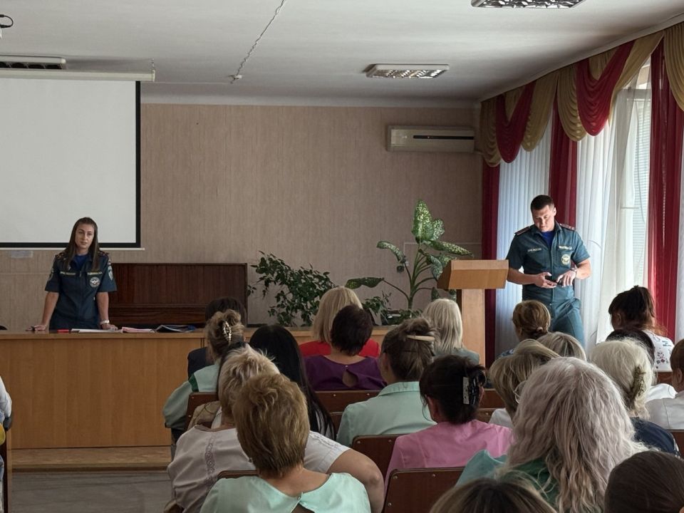 Для сотрудников ответственных за пожарную безопасность, ГБУЗ «Свердловской центральной городской больницы» была проведена лекция на тему: