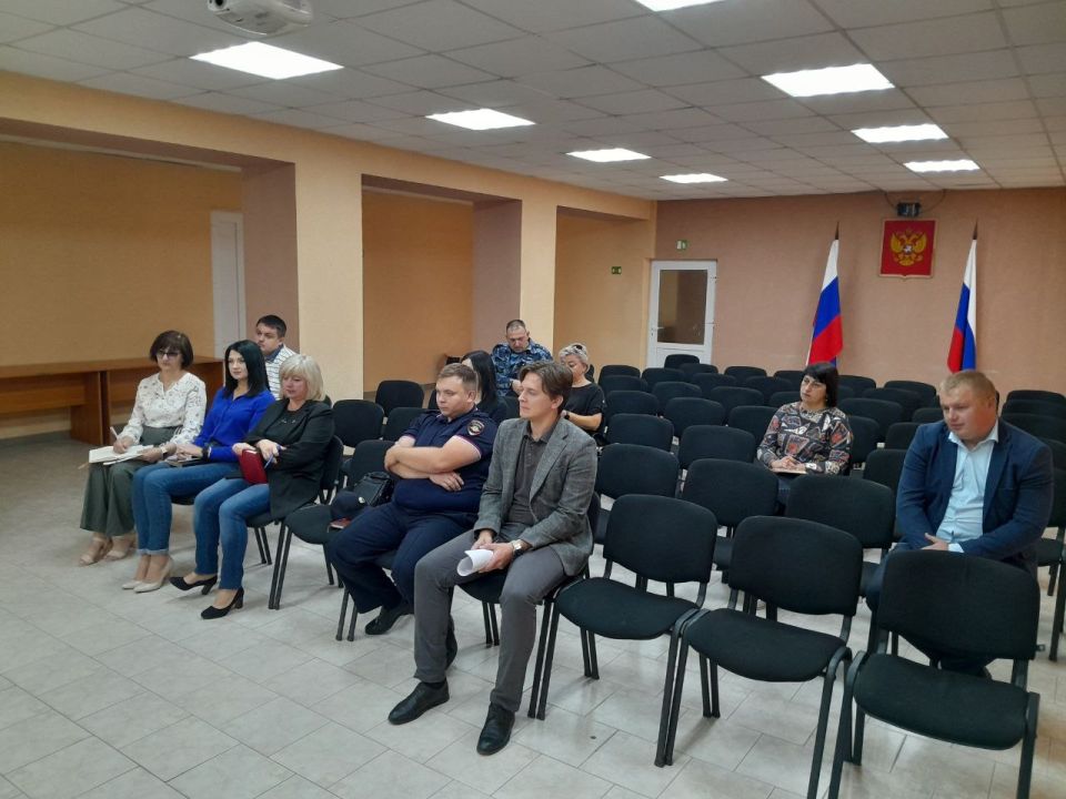 В Администрации Беловодского округа состоялось плановое заседание комиссии по делам несовершеннолетних В Администрации Беловодского округа состоялось плановое заседание комиссии по делам несовершеннолетних