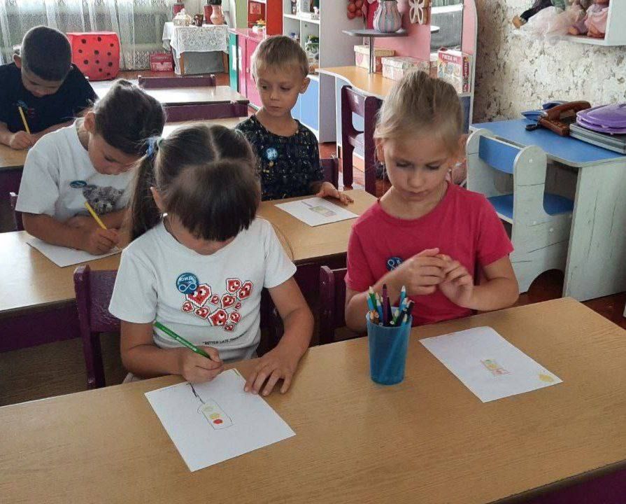 Нескучные уроки безопасности провели сотрудники ГИБДД в Алчевске Нескучные уроки безопасности провели сотрудники ГИБДД в Алчевске