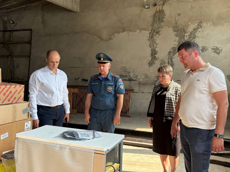 Сергей Соловьев: Сегодня вместе с представителем шеф-региона Республики Башкортостан Ильдаром Хайбулиным и начальником 5 пожарно- спасательного отряда ФПС ГПС Главного управления МЧС России по ЛНР Алексеем Кротовым посетили... Сергей Соловьев: Сегодня вместе с представителем шеф-региона Республики Башкортостан Ильдаром Хайбулиным и начальником 5 пожарно- спасательного отряда ФПС ГПС Главного управления МЧС России по ЛНР Алексеем Кротовым посетили...