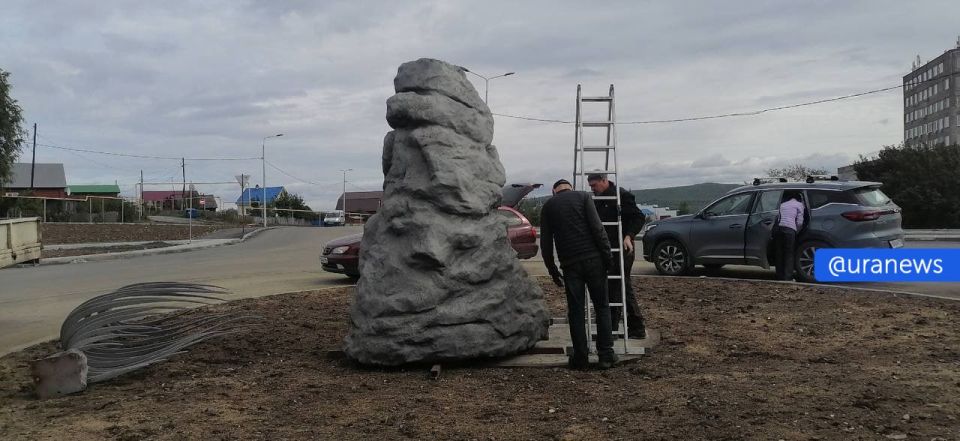 Странный памятник возмутил жителей свердловского города