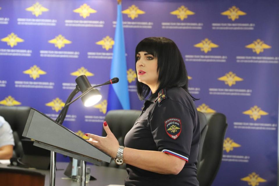 Александр Корниенко провёл рабочее совещание с участием руководителей УРЛС и представителей кадровых подразделений территориальных органов МВД по Луганской Народной Республике Александр Корниенко провёл рабочее совещание с участием руководителей УРЛС и представителей кадровых подразделений территориальных органов МВД по Луганской Народной Республике